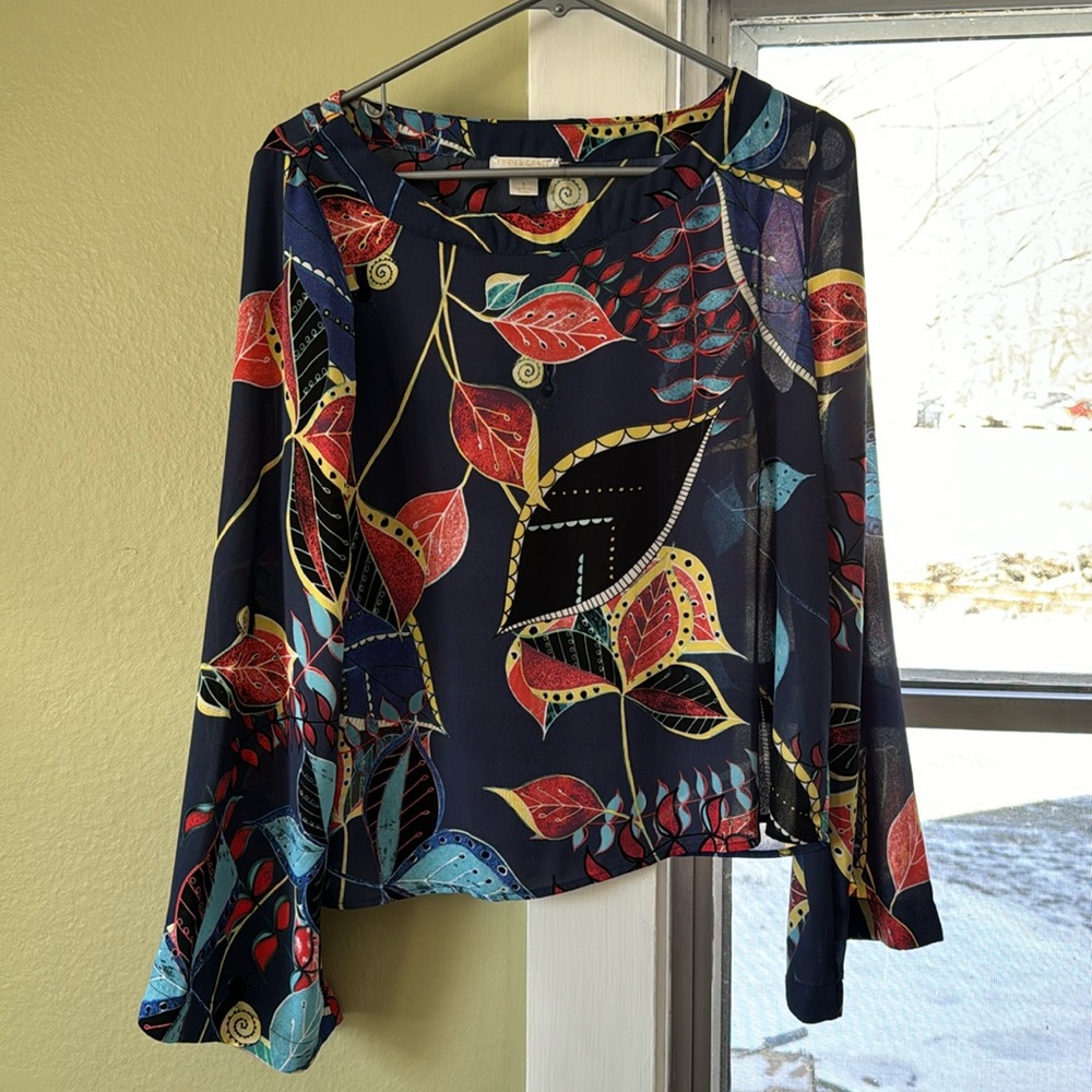 Vibrant top by Finn & Grace.